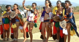 Bekaret diplomasından sonra kutlama